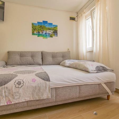 Отель Studio Apartman Monika Башка-Вода Экстерьер фото