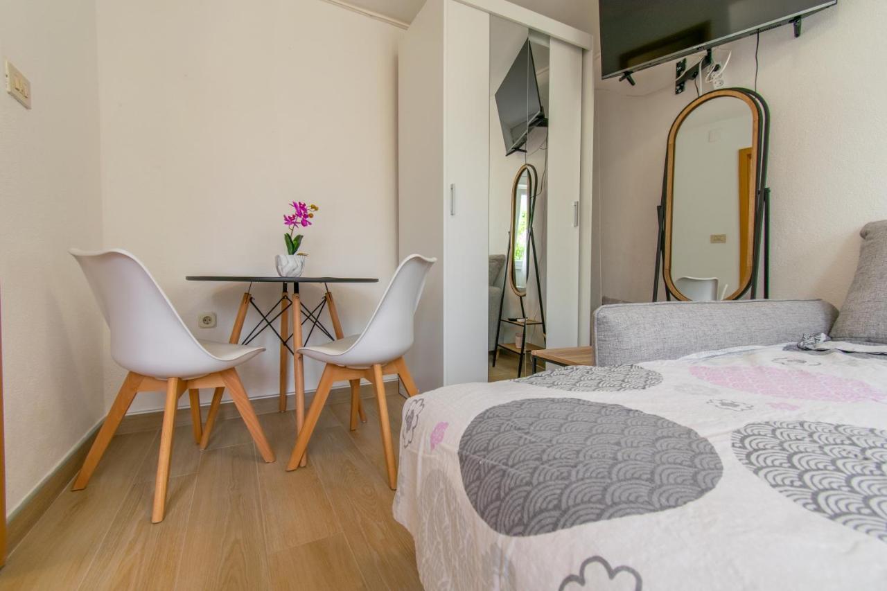 Отель Studio Apartman Monika Башка-Вода Экстерьер фото