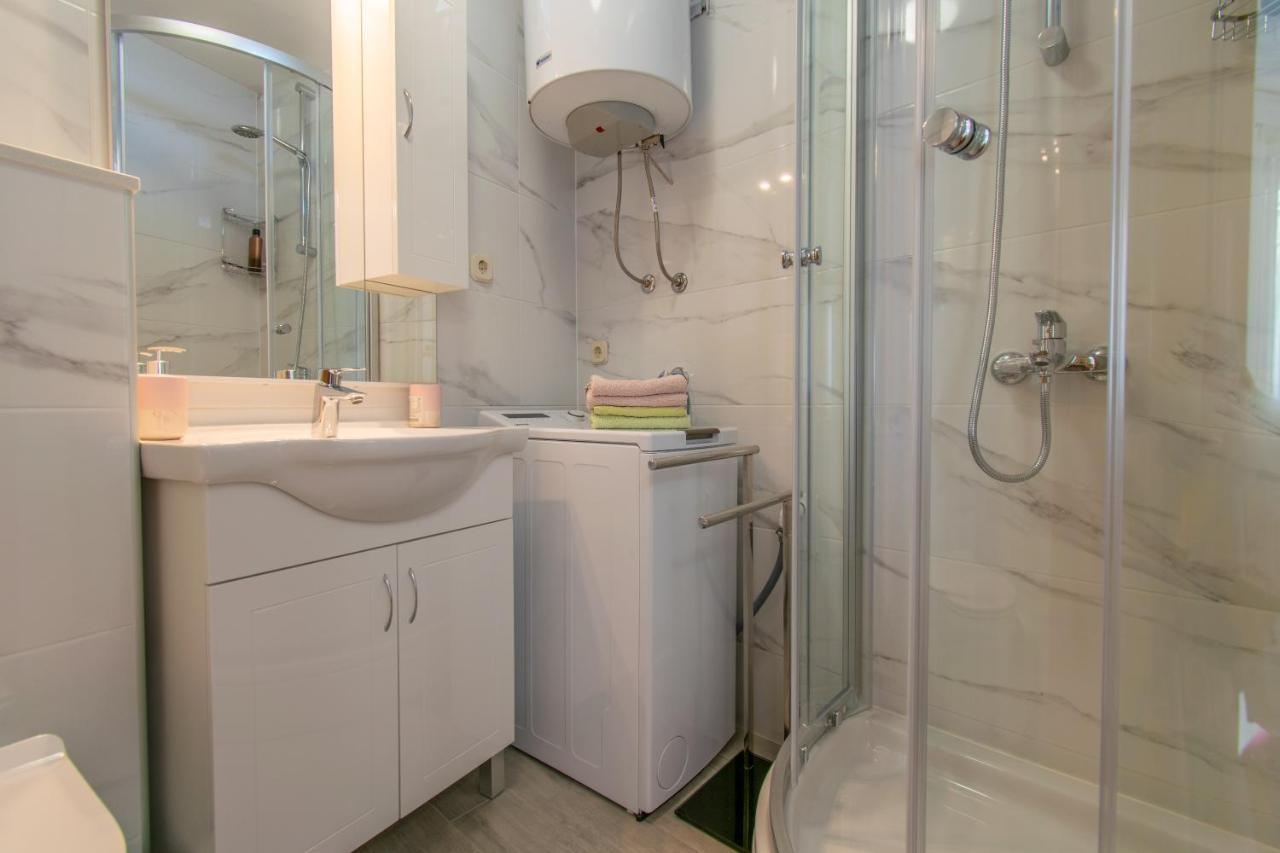 Отель Studio Apartman Monika Башка-Вода Экстерьер фото