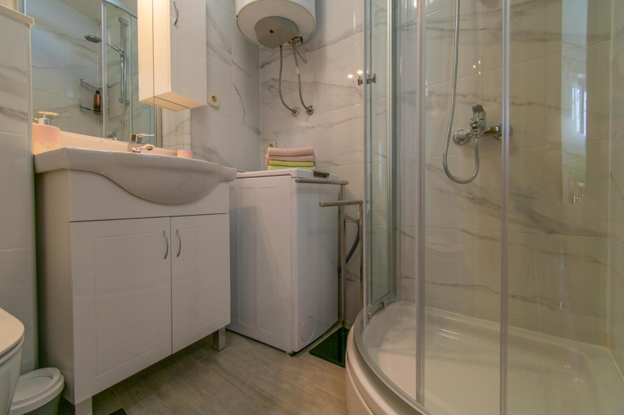 Отель Studio Apartman Monika Башка-Вода Экстерьер фото
